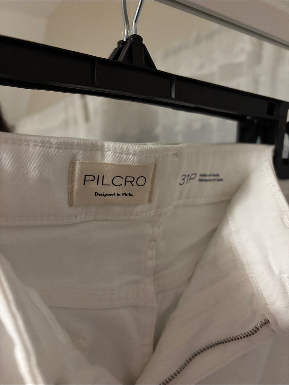 Pilcro White Barrel Jeans - Picture 4 of 4